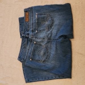 Melissa McCarthy Seven7 cropped jeans